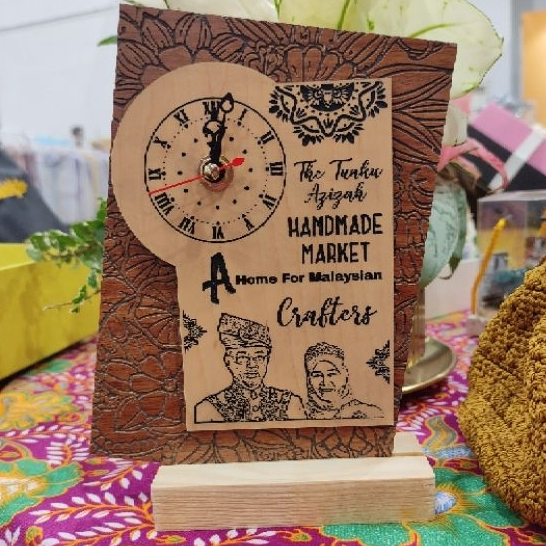 Jam Stand bergambar boleh Custom ucapan & gambar | Shopee Malaysia