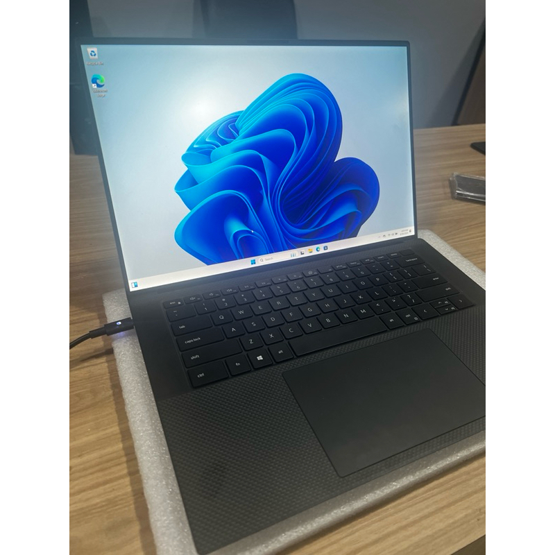 Dell Precision 5550 – I7-10850H (5.1Ghz) – 16Go RAM – 512Go SSD – Win11 Pro – Reconditionné