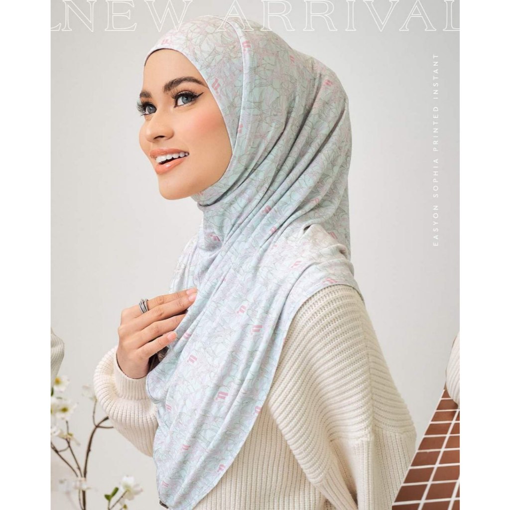 sophia instant naelofar hijab