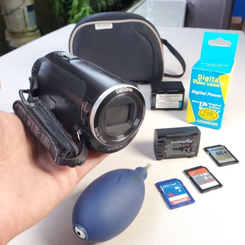 Caméscope Sony Handycam HDR-CX220E – Compact Argenté – Bon État