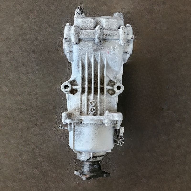 Nissan X-Trail XTrail t30 t31 2.0 2.5 rear differential axle USED QR20 ...