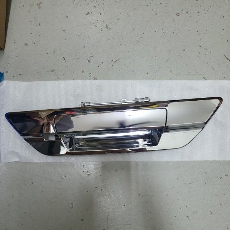 TOYOTA REVO GUN125 REAR BOOT BONNET HANDLE WITH CAMERA HOLE | Shopee ...