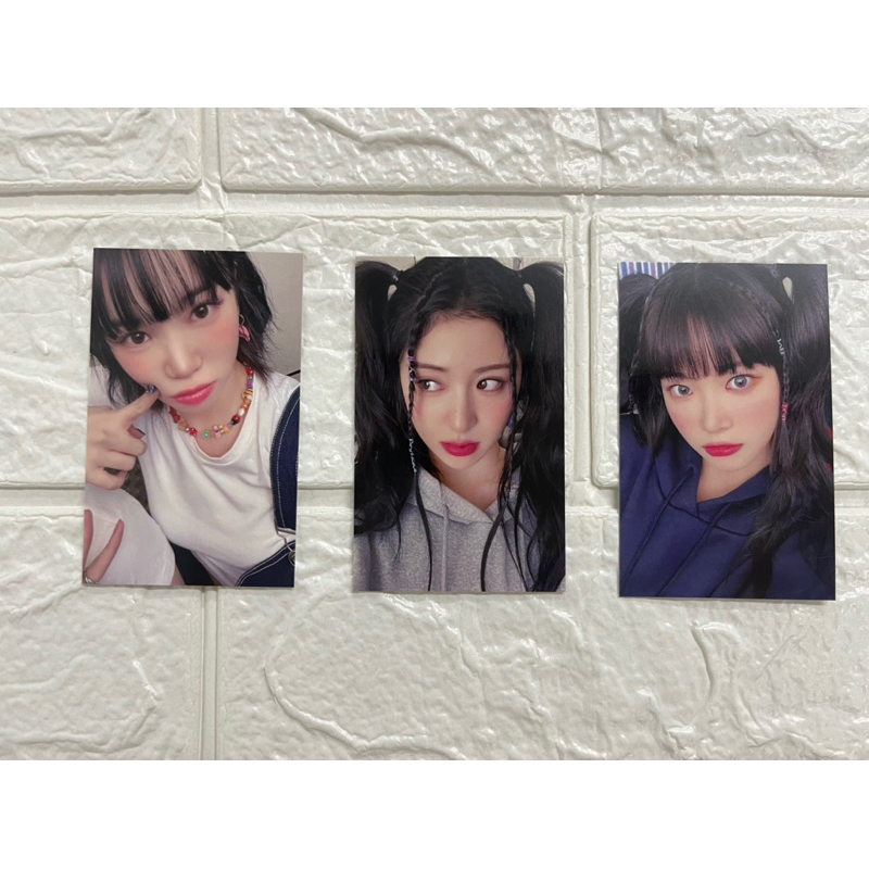 Generisch LE-SSERAFIM 60 Stück Fotokarten 32 Stück Aufkleber 92 Stück Laser Postkarten 'FEARNOT' CHAEWON YUNJIN EUNCHAE Foto karten (UNFORGIVEN
