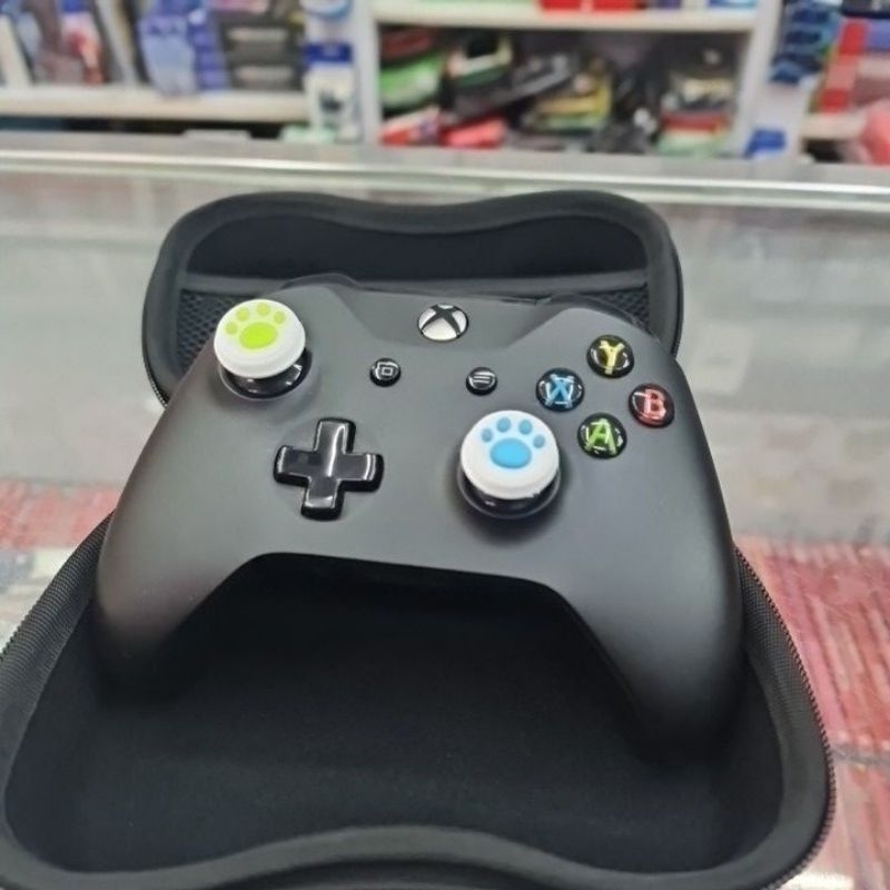 Xbox one controller carbon black free pouch used rm170 1 month warranty