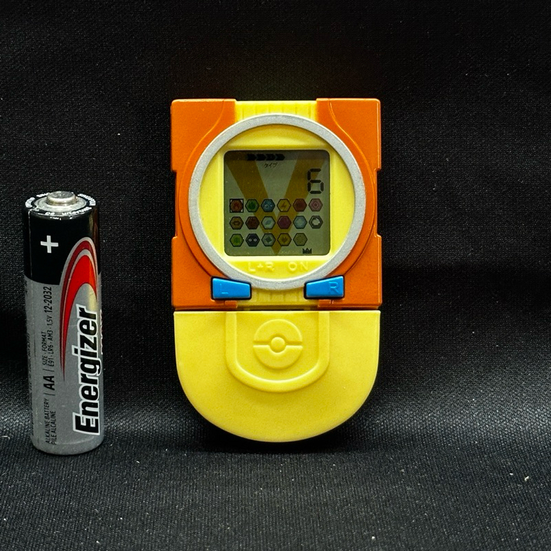 Tomy Nintendo Pocket Monsters Pokemon Battrio Memory Key Yellow 2011