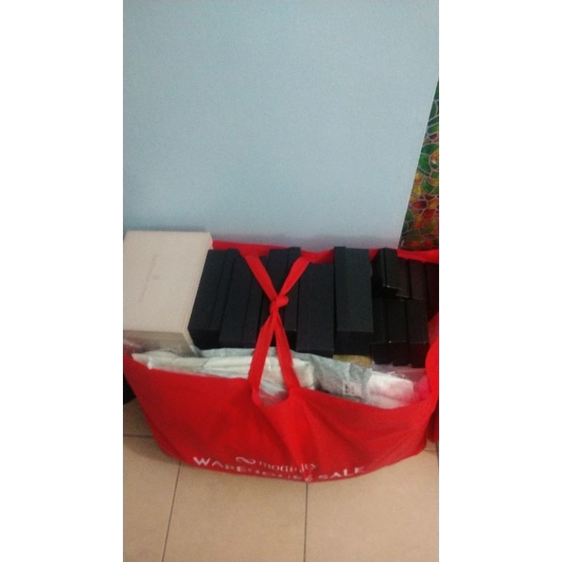 Button SCARVES Bag Only box ori | Shopee Malaysia