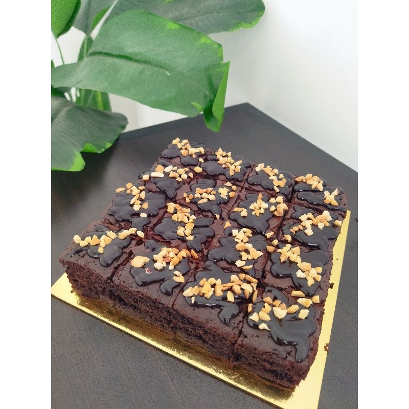 Kek Brownies Fudge, Kurang Manis, Lebih Fudging (HALAL) | Shopee Malaysia
