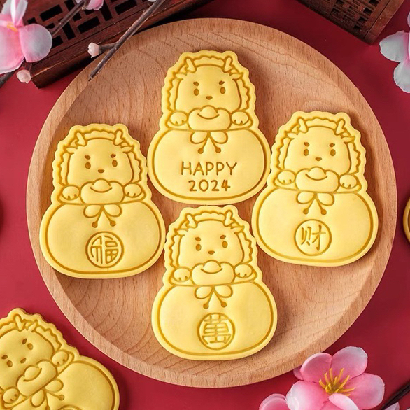 READYSTOCK 🇲🇾Dragon CNY 2024 Cutter Cookies Dragon New Year Cookies