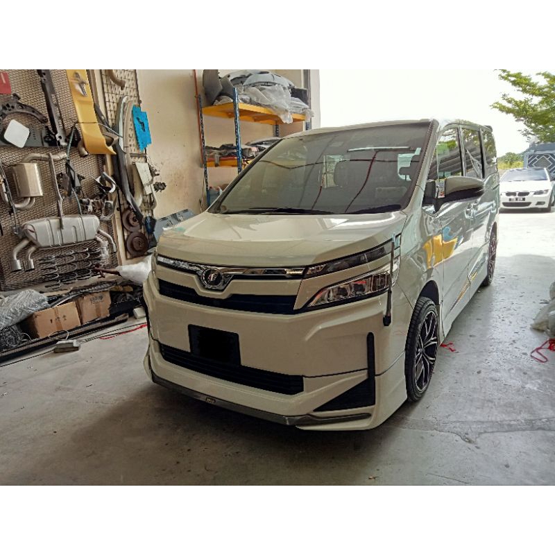 Toyota VOXY X facelift bodykit local made | Shopee Malaysia