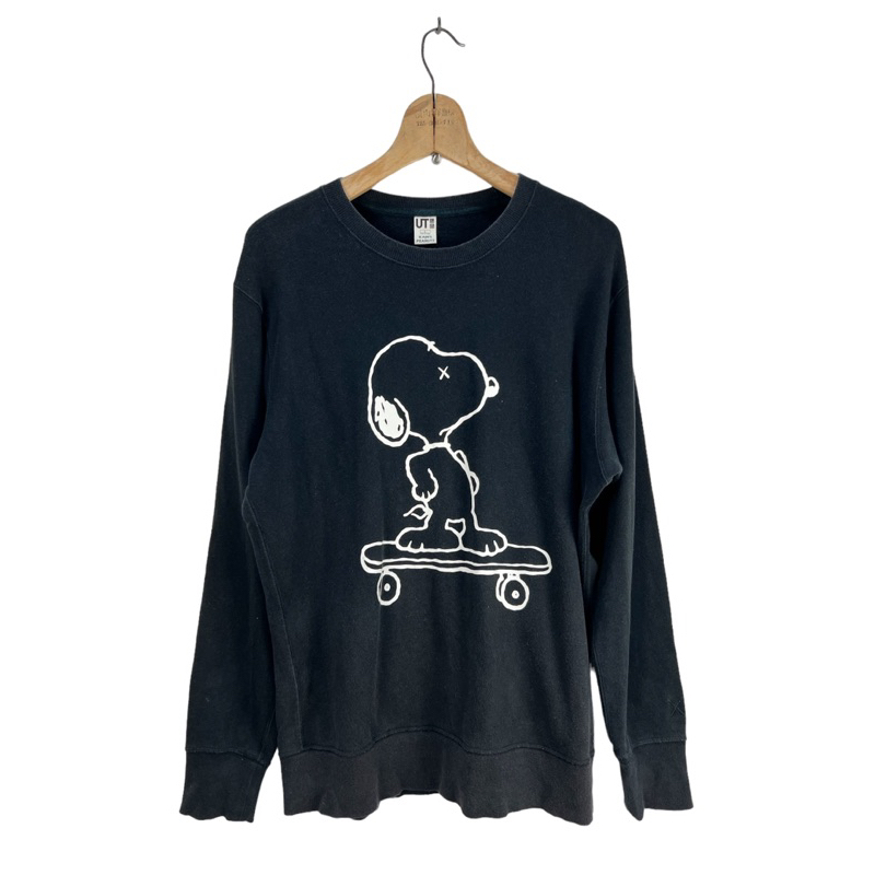 Kaws on sale peanuts sweatshirt