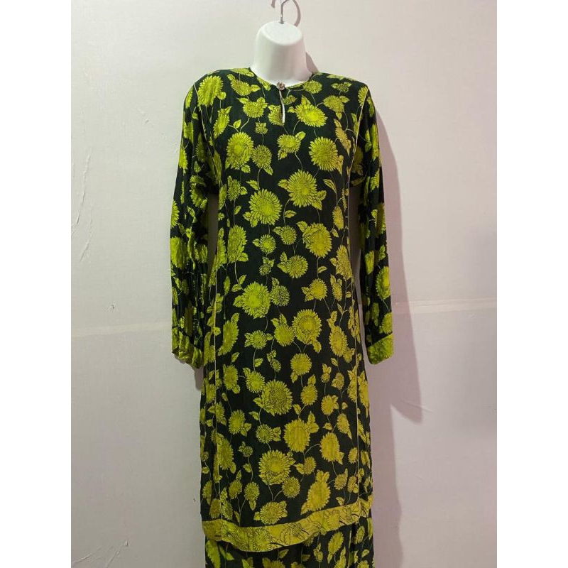 Baju Kurung Pesak Hijau Pucuk Pisang Bercorak | Shopee Malaysia