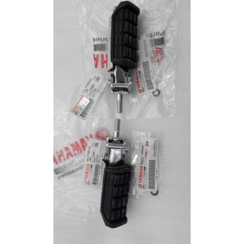 YAMAHA RXZ Front Footrest Original 💯 HONG LEONG YAMAHA | Shopee Malaysia