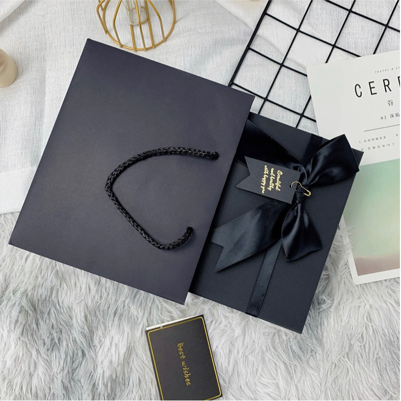 Black Gift Box With Ribbons Beautiful Present Kotak Hadiah Keras ...