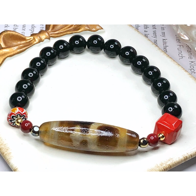 Tibetan Dzi Beads Aquarius Dzi Beads 藏传老矿高油宝瓶天珠