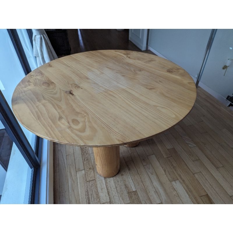Affordable Used Round Dining Tables: Stylish Space-Saving Solutions for Your Home