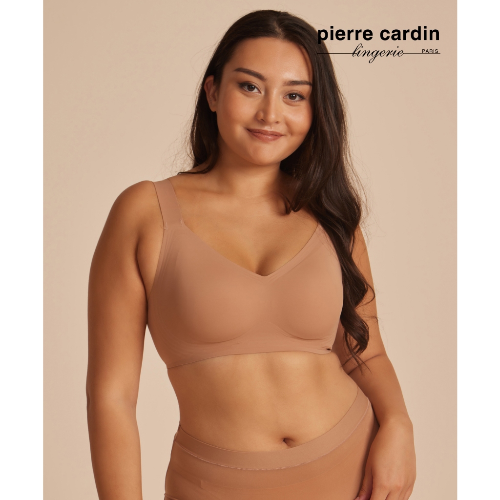 A seam-free no-wire bra that is like no other! Clean-cut, smooth