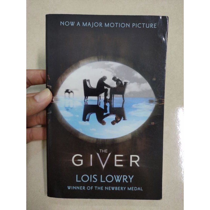 [BB] [Used] The Giver by Lois Lowry (YA > Fantasy / Classics) | Shopee ...