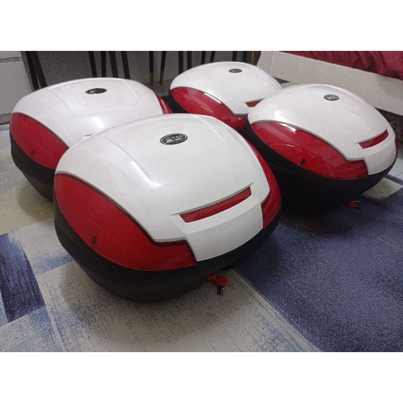 Box Motor 43L jenama Veslo @ wslo permukaan warna kilat , Bentuk macam ...