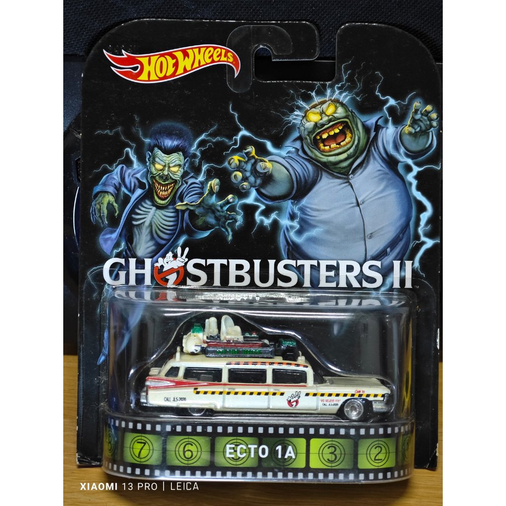 Hotwheels 1/64 Ghostbusters II ECTO 1A ,RETRO