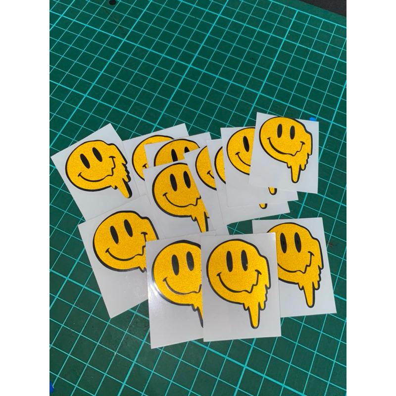 stiker senyum (pantul cahaya) | Shopee Malaysia