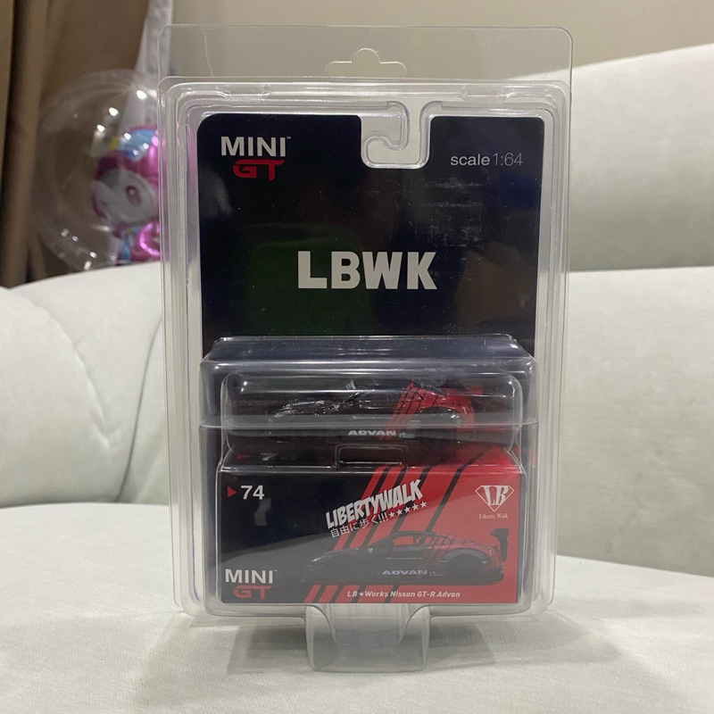 MINI GT #74 LB☆WORKS NISSAN GT-R (R35) ADVAN JAPAN