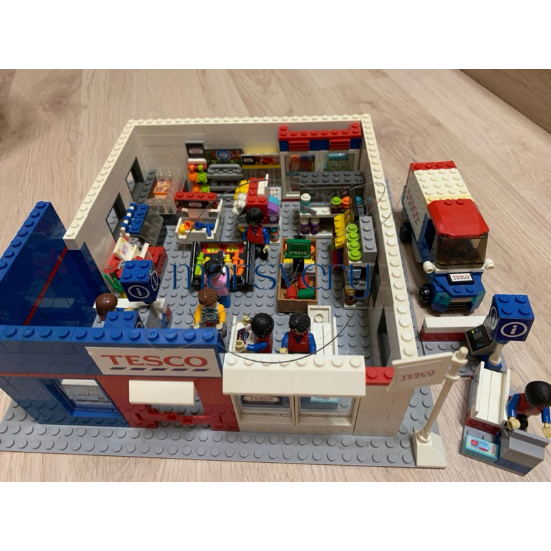 Duplo brick box tesco sale