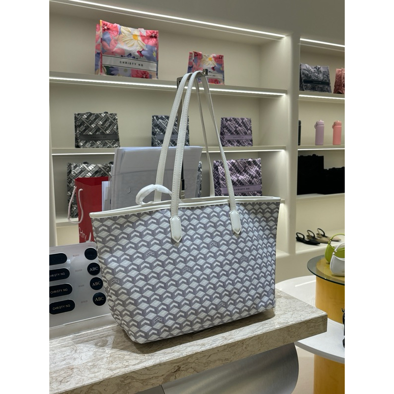 Goyard bag knock online off