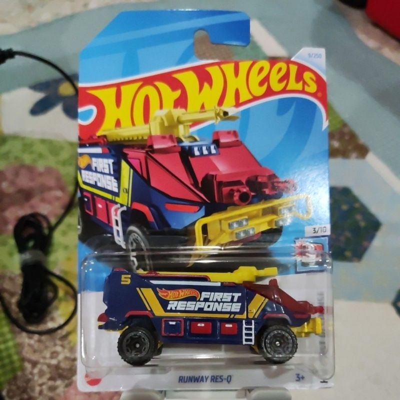 hot-wheels-case-b-2024-runway-res-q-shopee-malaysia