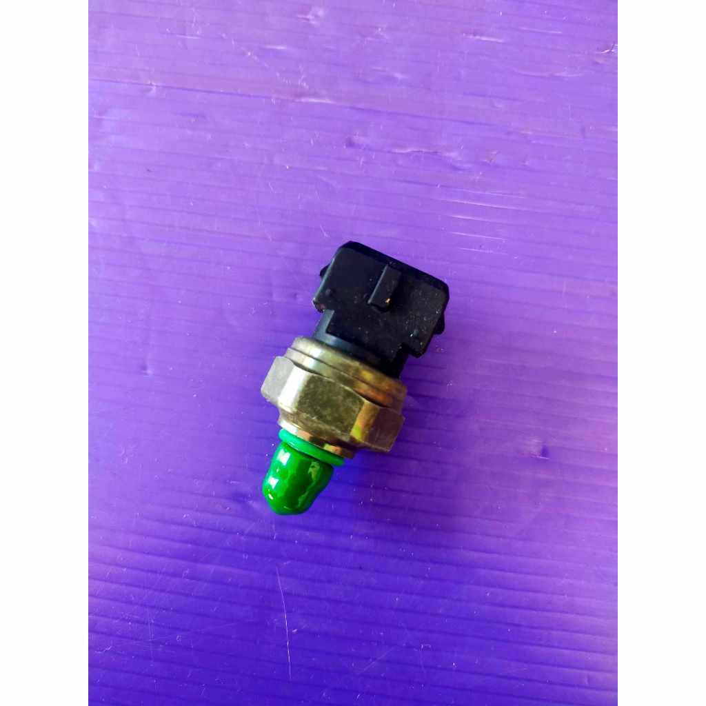 Pressure Switch - Volvo C30 Volvo S40/V40 Volvo V50 Volvo S60/V60/XC60 ...