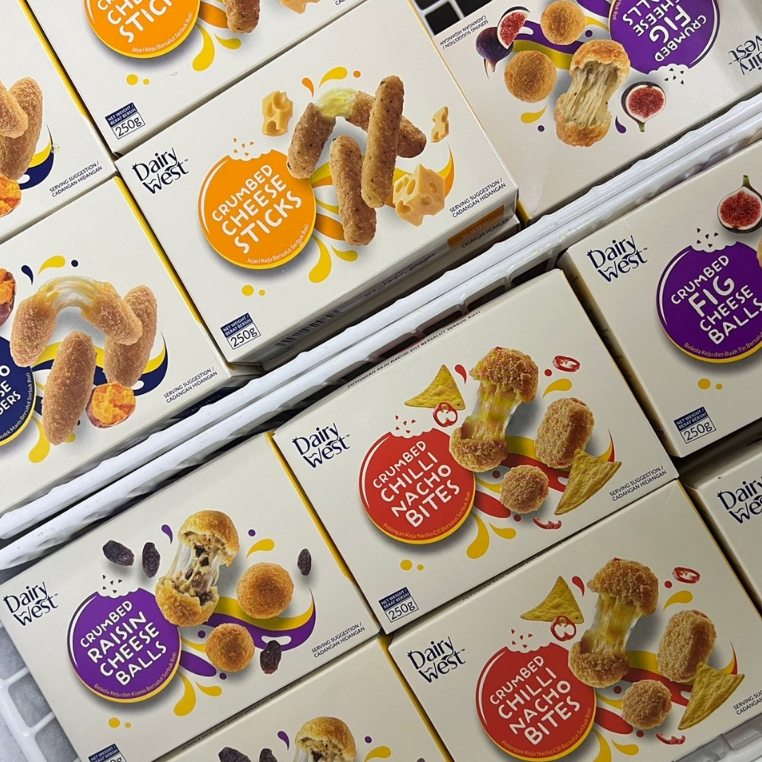 PW Dairy West Premium 10pc. 250g Crumbed Cheese Ball Fig Nacho Raisin