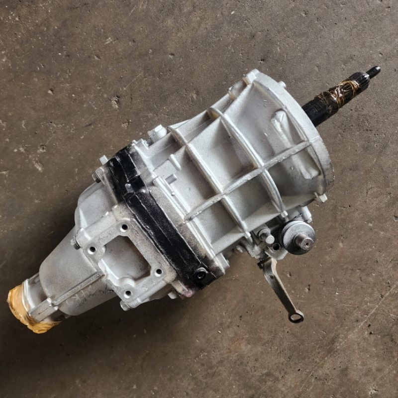 Toyota Hiace manual gearbox 2L 3L LH80 YH80 LH112 LH113 Rebuild