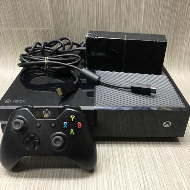 (PreOwned) Xbox One with 1 Controller. Optional Xbox Account with 30