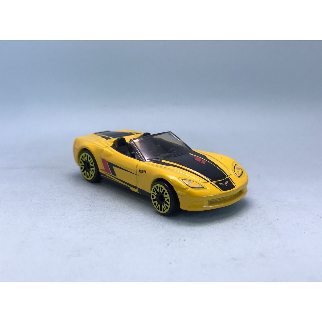 Hot Wheels Corvette C6 Convertible 1:64 - Mainline 2024 #2/5, Jaune, Métal - Neuf En Blister