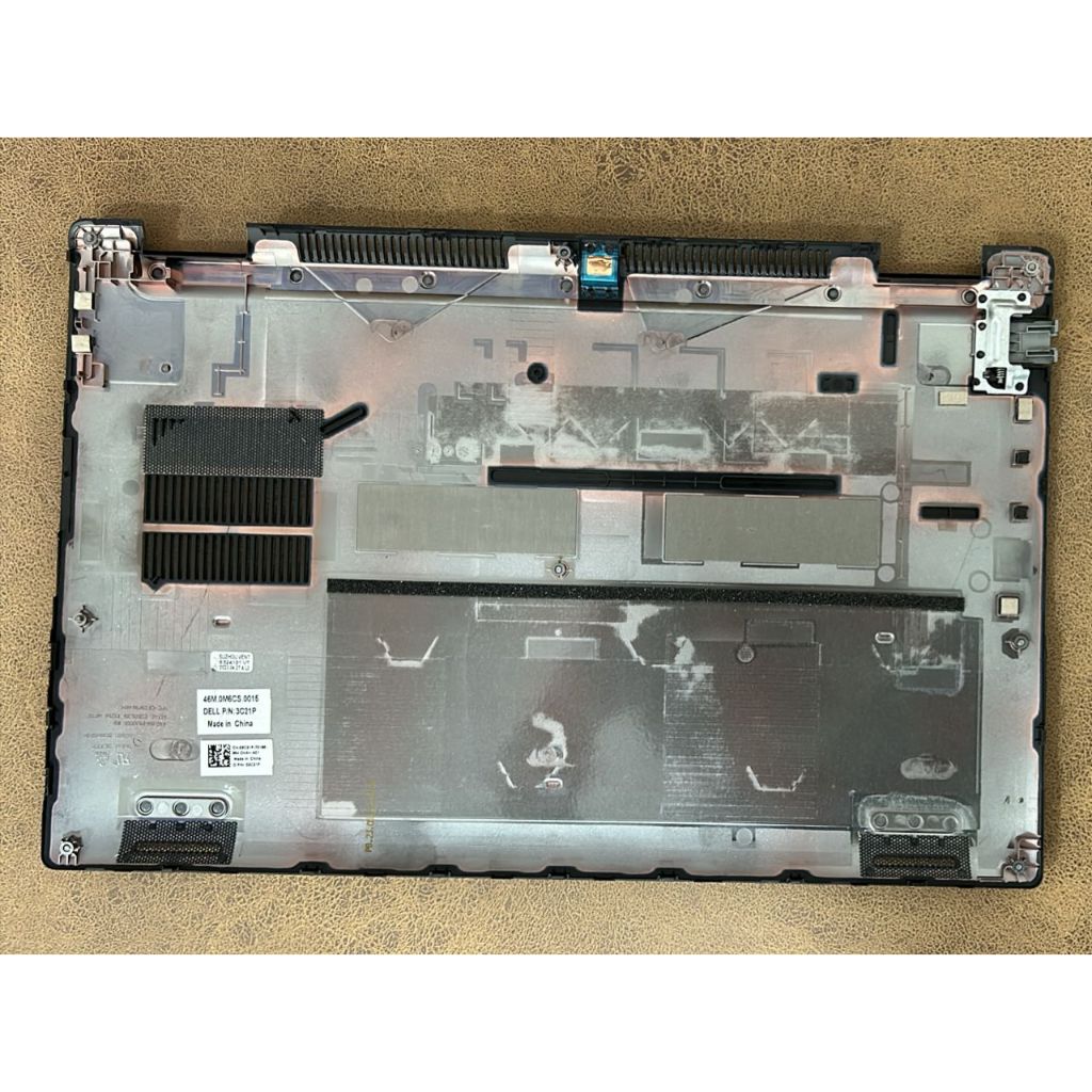 Coque Boîtier Inférieur Pour Dell Latitude 5520 - Argenté - Occasion En état Fonctionnel