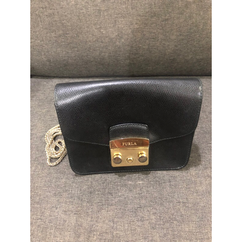 Furla second hand shop