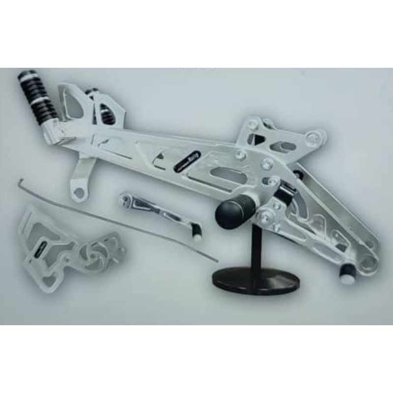 APIDO LC135 V1 ALLOY RACING FOOTREST FULL SET | Shopee Malaysia