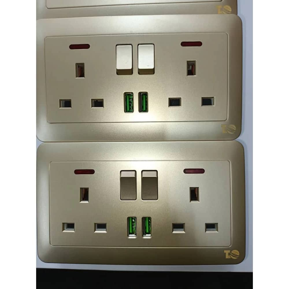 WALL SOCKET WITH SWITCH AC/DC 2.1 A USB CHARGER 3 PIN UK / MULTI PLUG