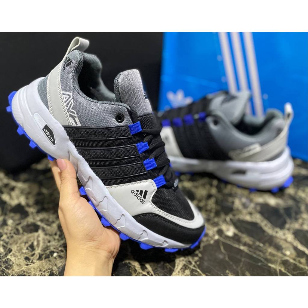 Kasut hiking outlet adidas