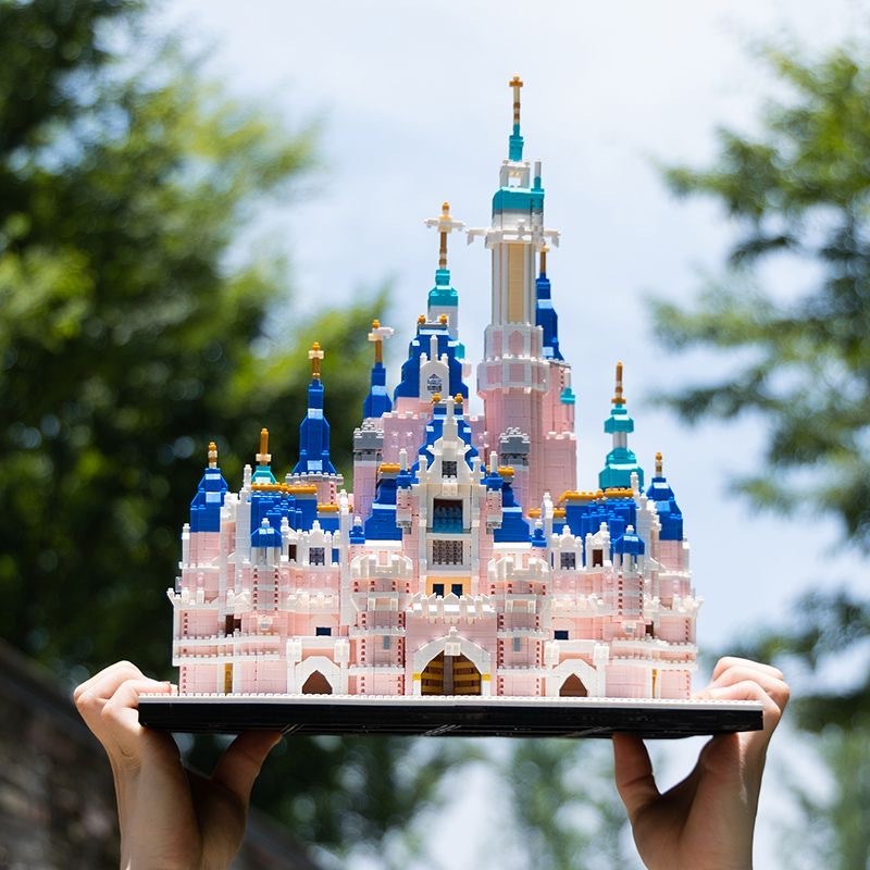 Pink Castle / Fairy Tale Castle Colorful castle building block birck ...