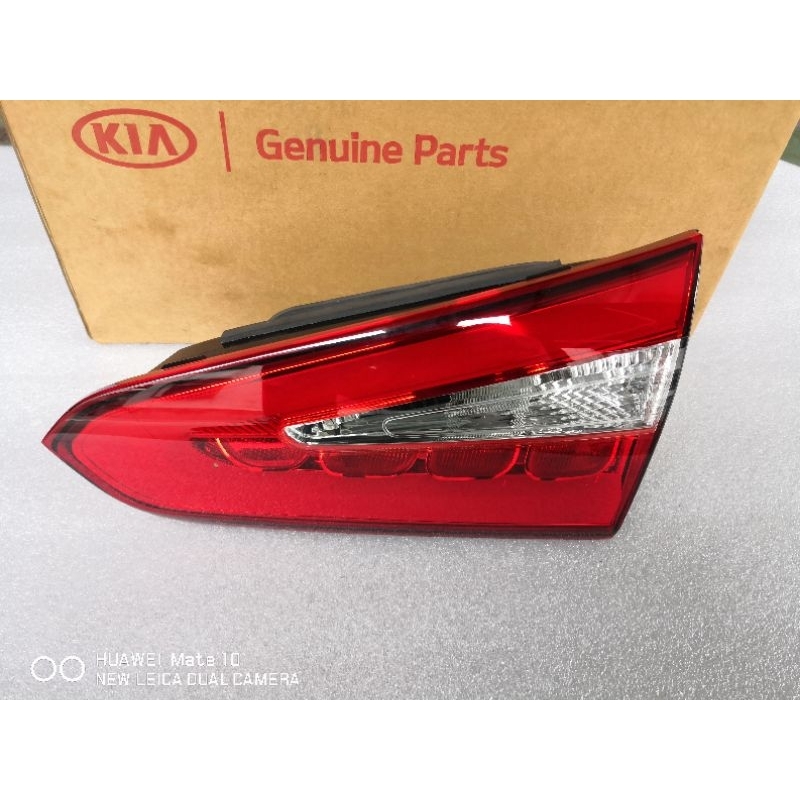 KIA CERATO K3 2013 BOOT LAMP / TAIL LAMP REFLECTOR RIGHT (DRIVER SIDE