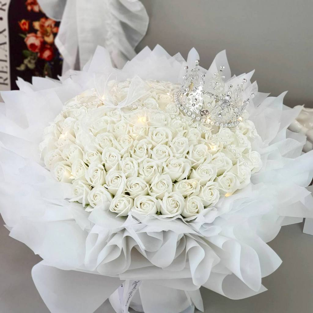 Soap Rose 33/52/99 stalk White Roses Whispering Willow Wrapping with ...