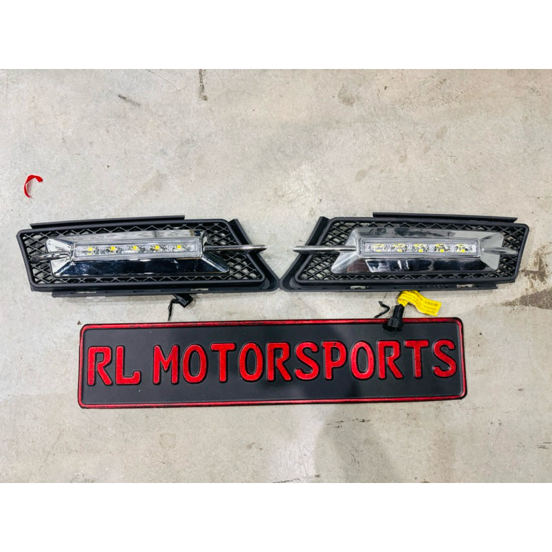 Fog Light Assembly Kit For 2012-2015 Toyota Prius 4-Door - DRL & Turn Signal, Clear Lens, Left & Right Pair