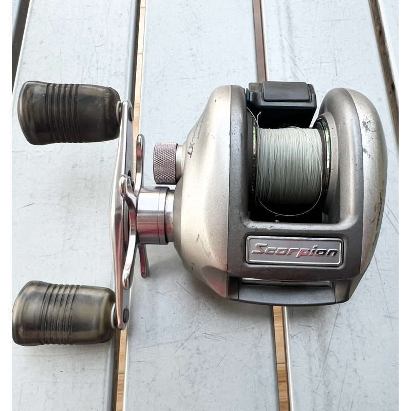 Moulinet De Pêche Shimano Scorpion Metanium Mg - Pour Droitier, Occasion Avec Rayures, Fonctions OK