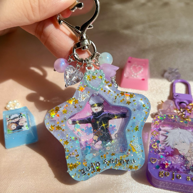 [Ready Stock] Gojo Satoru Star Resin Shaker Keychain | Shopee Malaysia