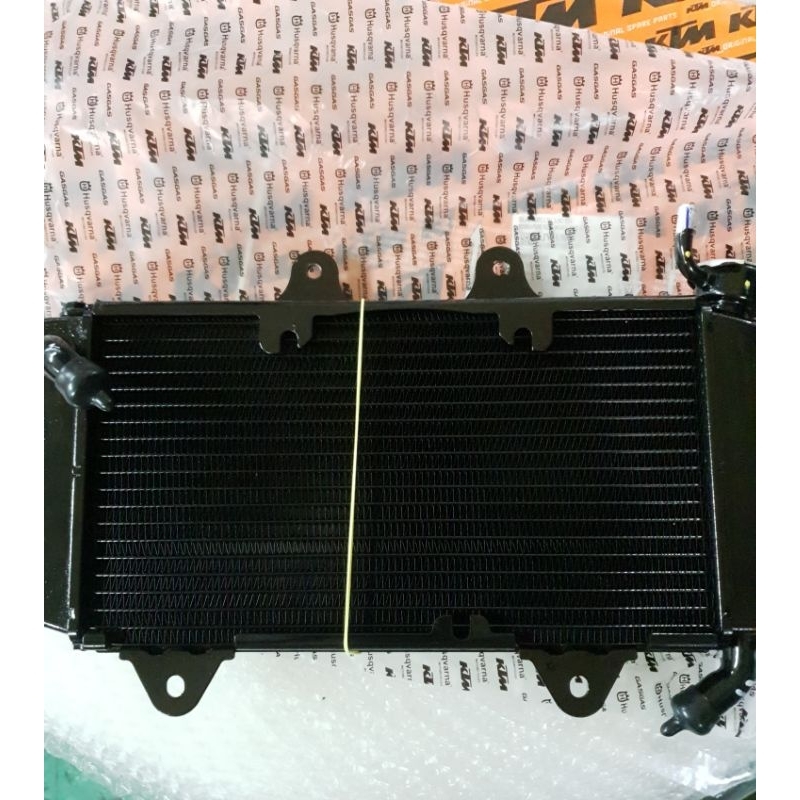 KTM RADIATOR DUKE RC 200 250 390 | Shopee Malaysia