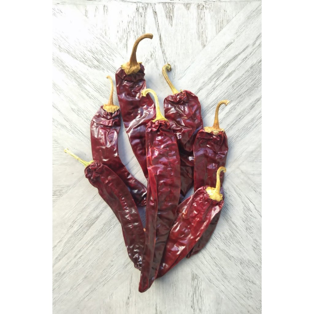 Guajillo Chili Whole Peppers dried Mirasol chile (Capsicum annuum ...