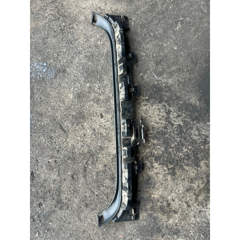 BMW E90 REAR BUMPER MIDDLE BRACKET USED JAPAN | Shopee Malaysia