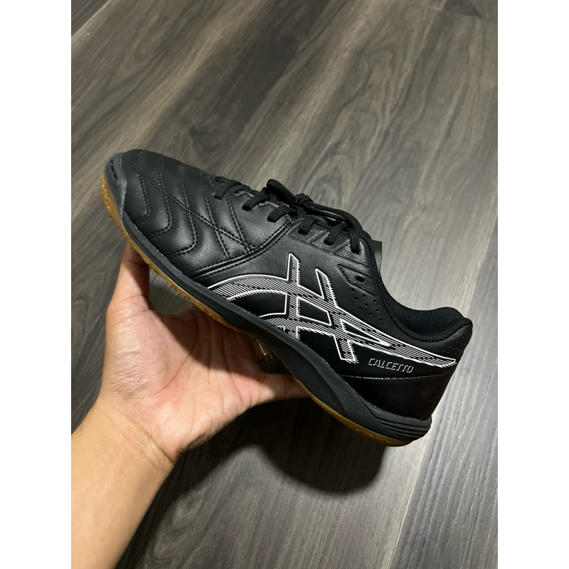 Asics futsal shoes malaysia hotsell