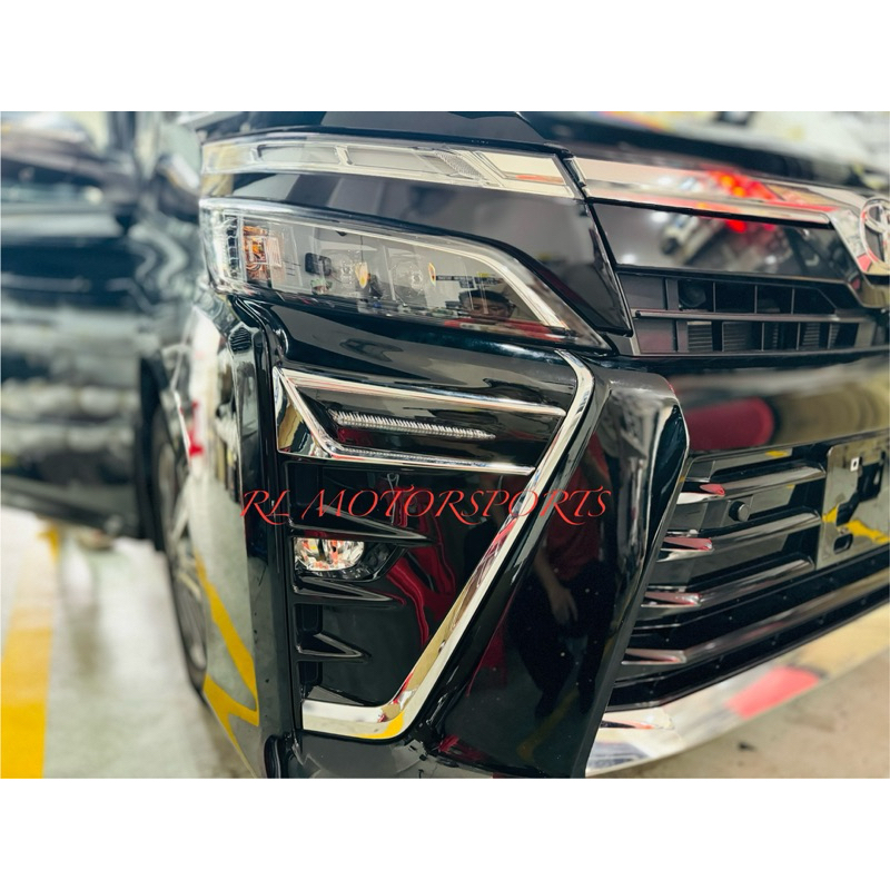 Toyota voxy 2017 2018 2019 2020 modellista Front bumper day light drl ...