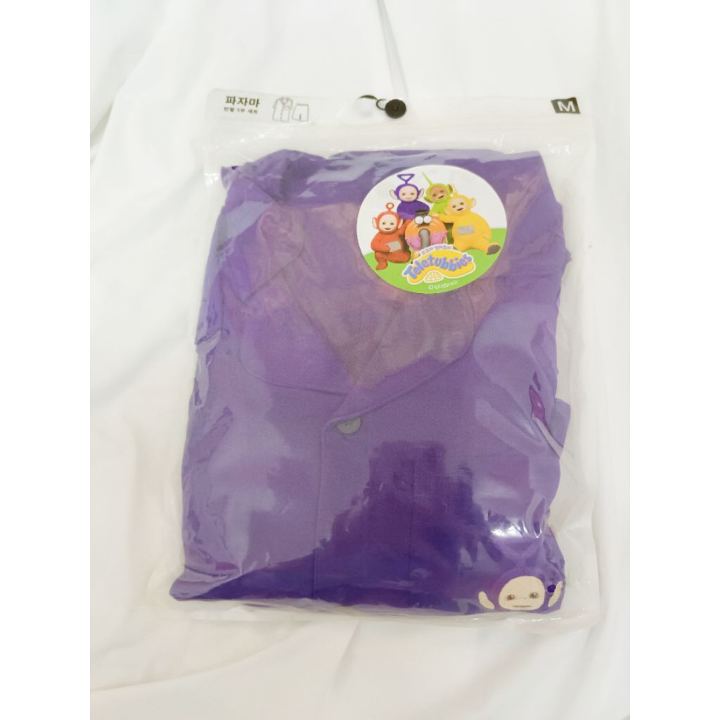 Clearance]Crayon Shin Chan Pyjamas Sleeping wear Unisex Set